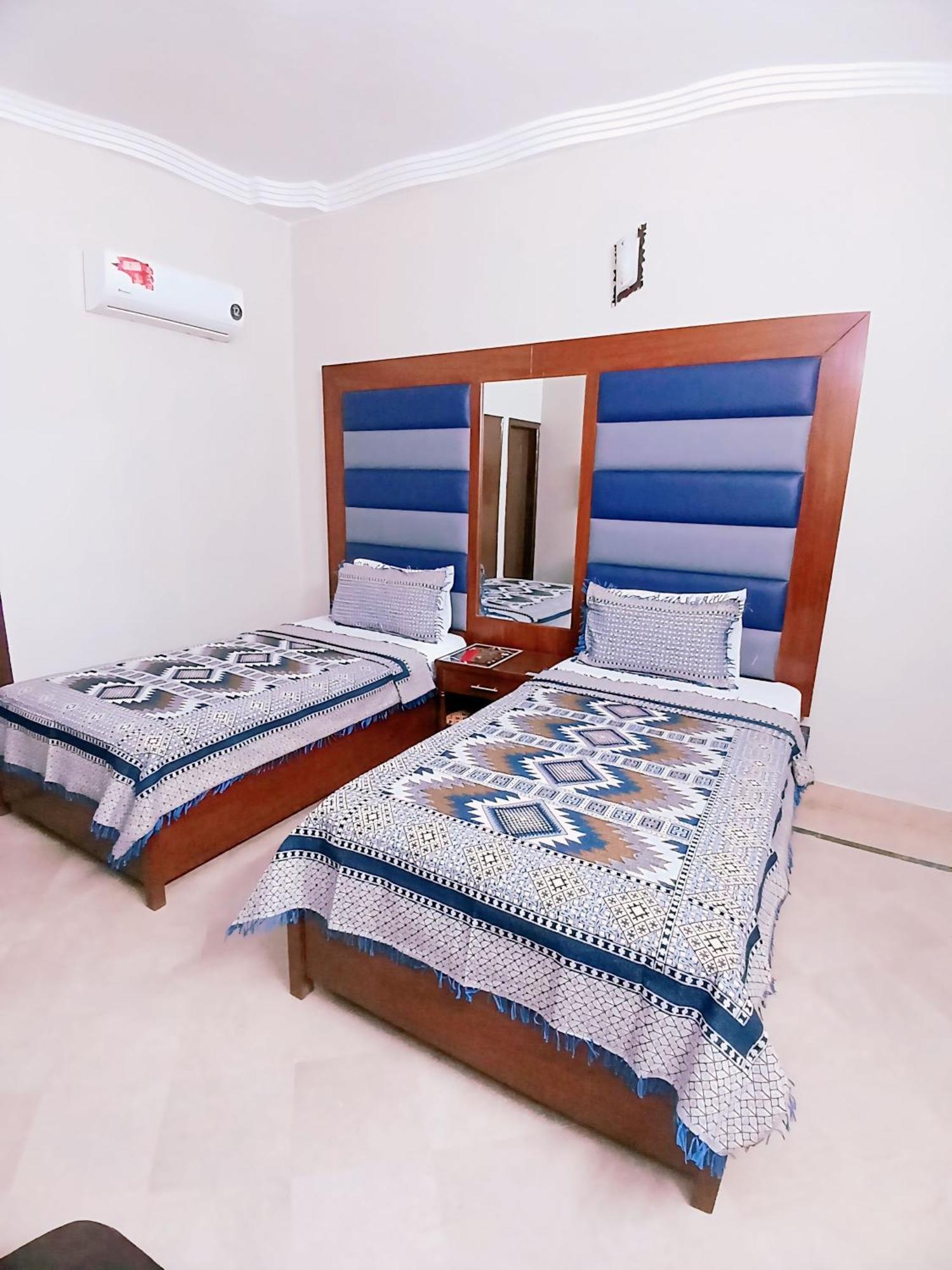 Subhan Palace Guest House Карачи Номер фото